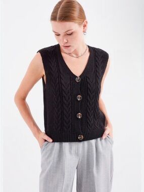 LA Hearts Cable Knit Sweater Vest Black Cropped Button Front Chunky Cozy Size S